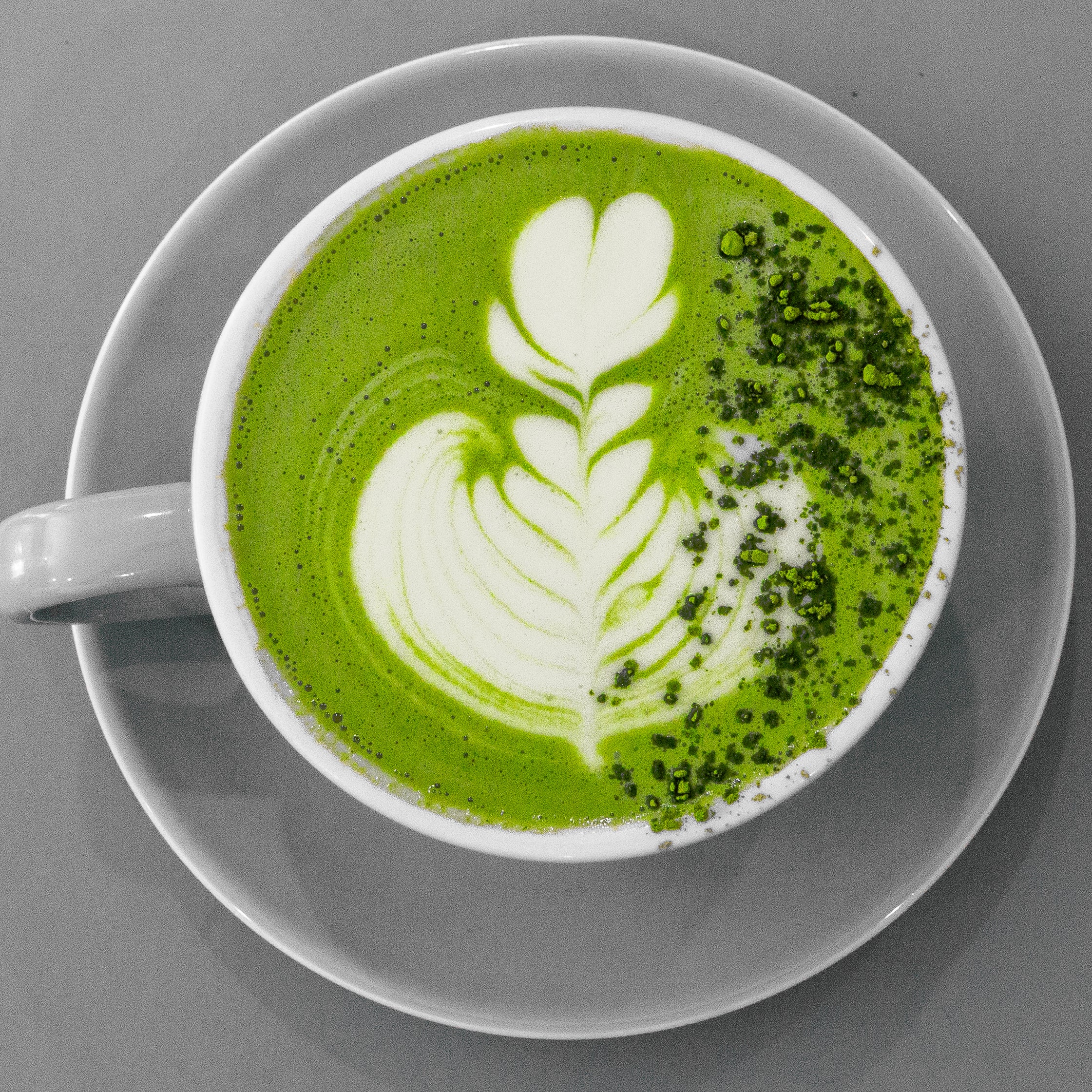 ラテダイノウアモウ Matcha Latte | 1 Oz Coffee